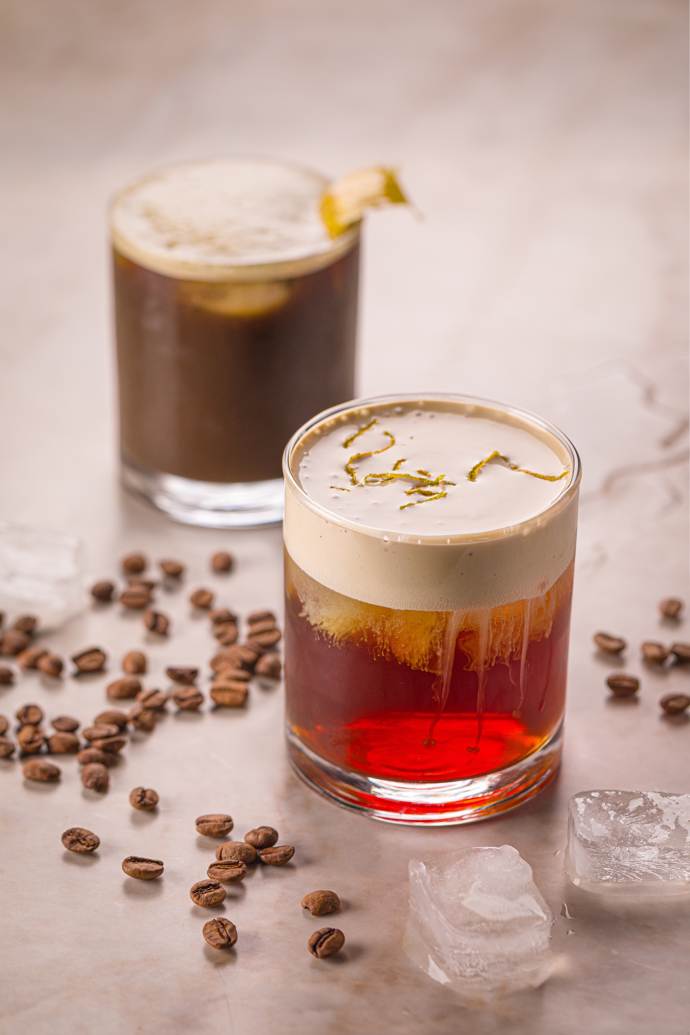 Cold brew acompanhado de doce Distinto